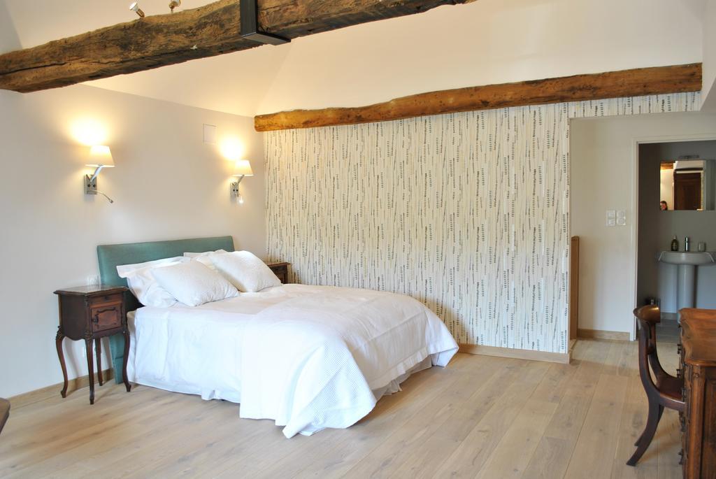 Le Manoir De La Vieille Douve Bed & Breakfast Bourg-d'Ire Ruang foto