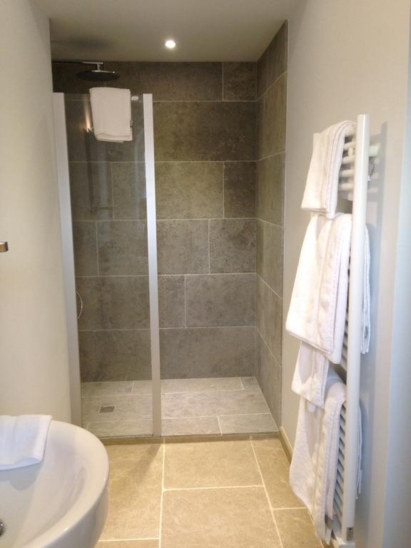 Le Manoir De La Vieille Douve Bed & Breakfast Bourg-d'Ire Ruang foto